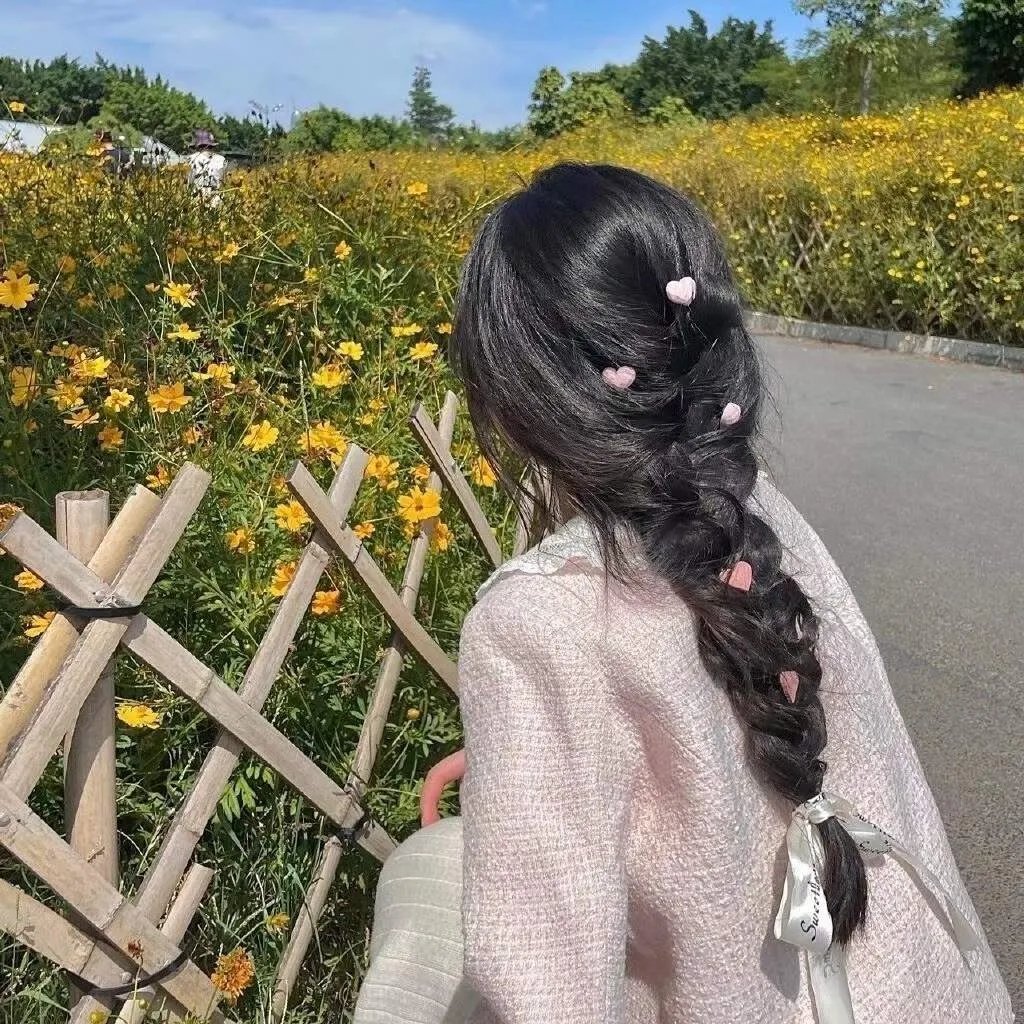 失忆后和贫穷白月光闪婚了